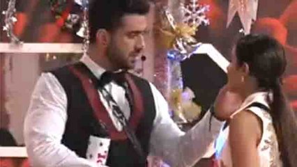 Bigg Boss 14;  Christmas Party के लिए तैयार Jasmin को देखते रह गए Aly Goni | FilmiBeat