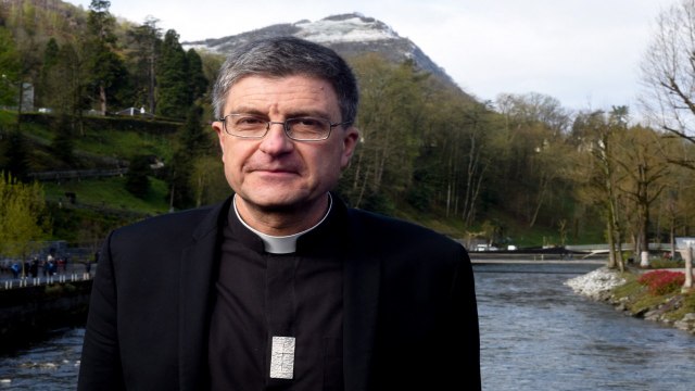 Monseigneur Éric de Moulins-Beaufort : L'État a voulu légiférer sur la façon dont les offices se sont tenus. Or la loi de séparation fait que l'État ne s'occupe pas des offices. Il peut définir une jauge, mais qui s'applique à tout le monde.