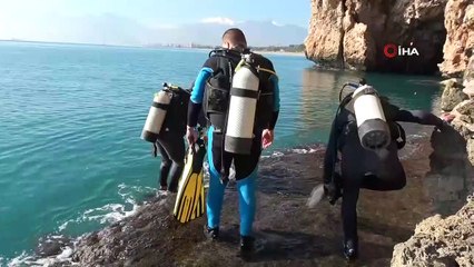 Misina, kurşun, akü...Sahilde kısıtlamalar esnetildi, su altı yeniden çöplüğe döndü