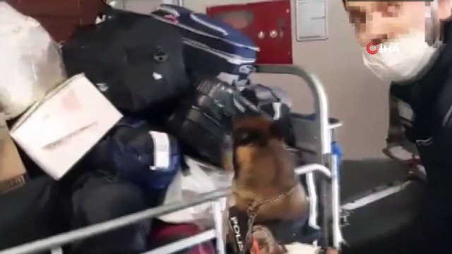 Yabancı uyruklu şahsın valizinden 2 kilo 92 gram metamfetamin çıktı
