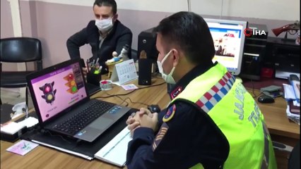 Alaşehir jandarmasından çevrimiçi trafik eğitimi
