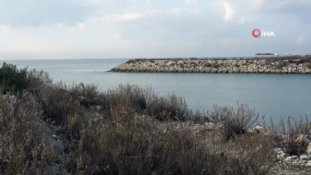 Balıkçı teknesi battı, 3 kişi balıkçılar tarafından kurtarıldı