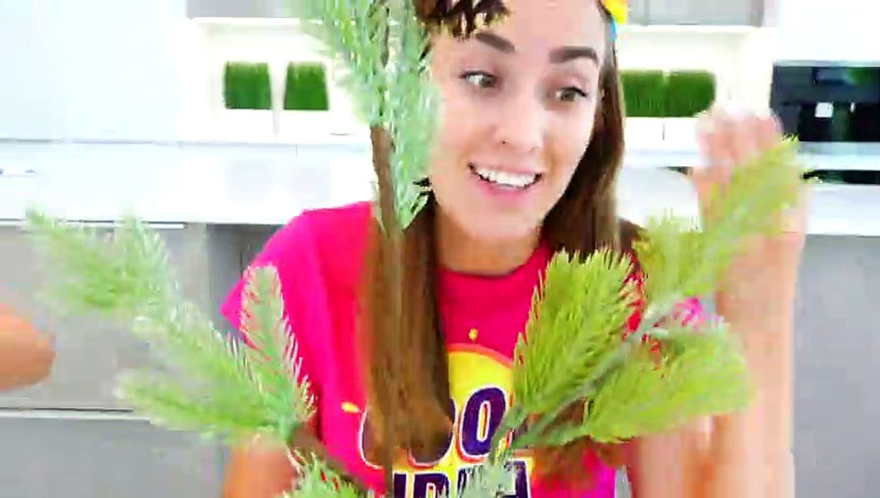 Vlad and Niki pretend play and decorate the Christmas tree