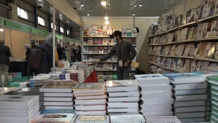 الكتاب الورقي أم الإلكتروني.. جدل بين القرّاء في العراق