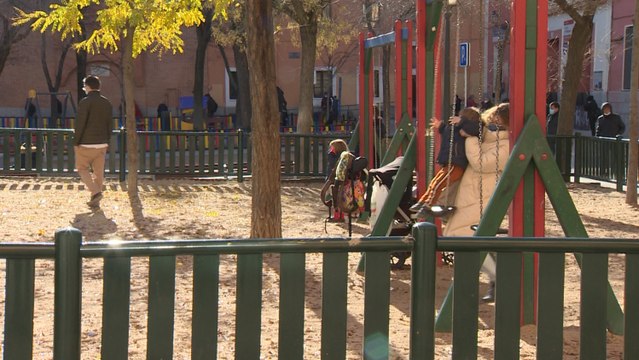 Madrileños disfrutan de la mañana de Navidad en la capital