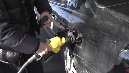 전국 휘발유 판매 가격, 9개월 만에 1,400원 선 넘어 / YTN