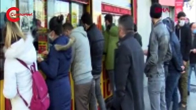 Yalnızca 6 gün kaldı; Eminönü'nde metrelerce uzayan milli piyango bileti kuyruğu