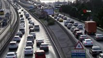 İstanbul’da 56 saatlik sokağa çıkma kısıtlaması öncesi yoğunluk
