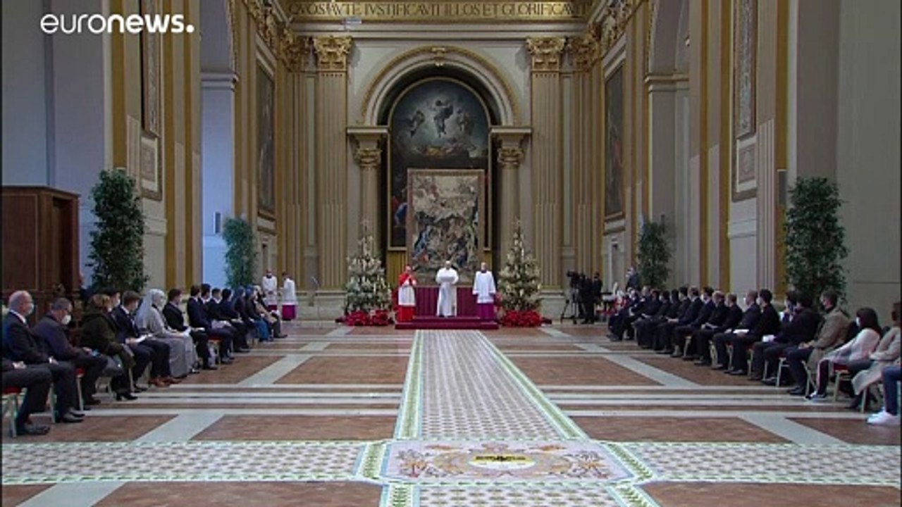 Urbi et orbi - Papst Franziskus (fast) allein im Palast