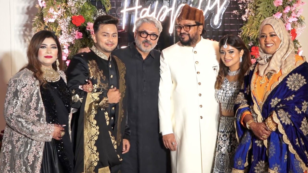 Gauhar Khan Zaid Darbar Reception | Sanjay Leela Bhansali at Gauhar Zaid Reception | Boldsky