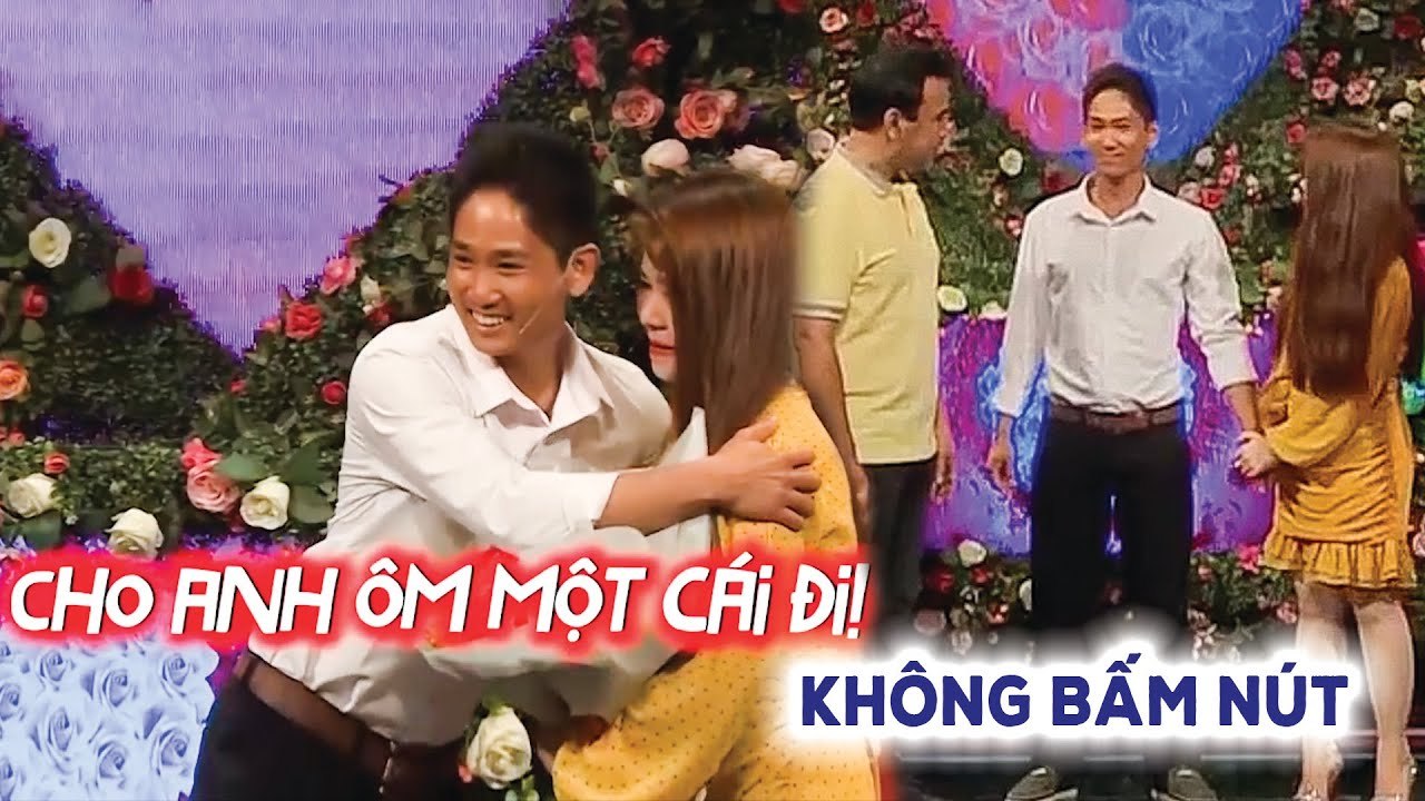 Vừa mở rào chàng trai SẤN SỔ ÔM chầm lấy bạn gái và cái kết RỚT NƯỚC MẮT dù gia đình khuyên hết lời