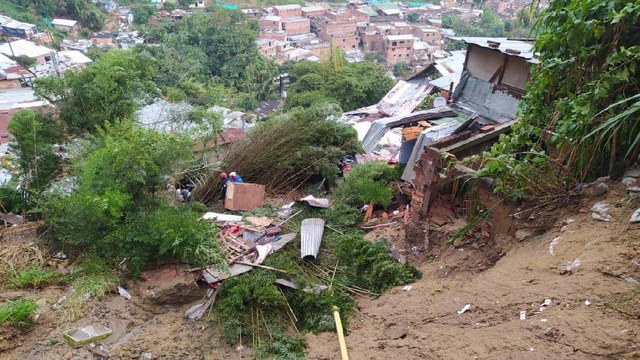 Dos personas desaparecidas por deslizamiento en vereda El Pesebre de Itagüí