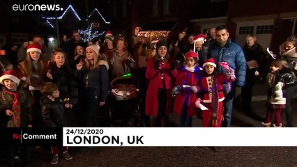 Britânicos participam em ato simbólico de luta contra a pandemia