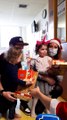 Un hôpital pour les enfants distribue des cadeaux de Noël aux enfants malades hospitalisés du CHU de Poitiers