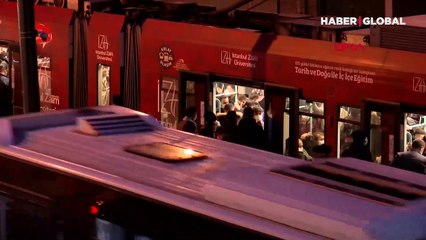Fatih Aksaray'da tramvay kapısı kalabalıktan kapanmadı