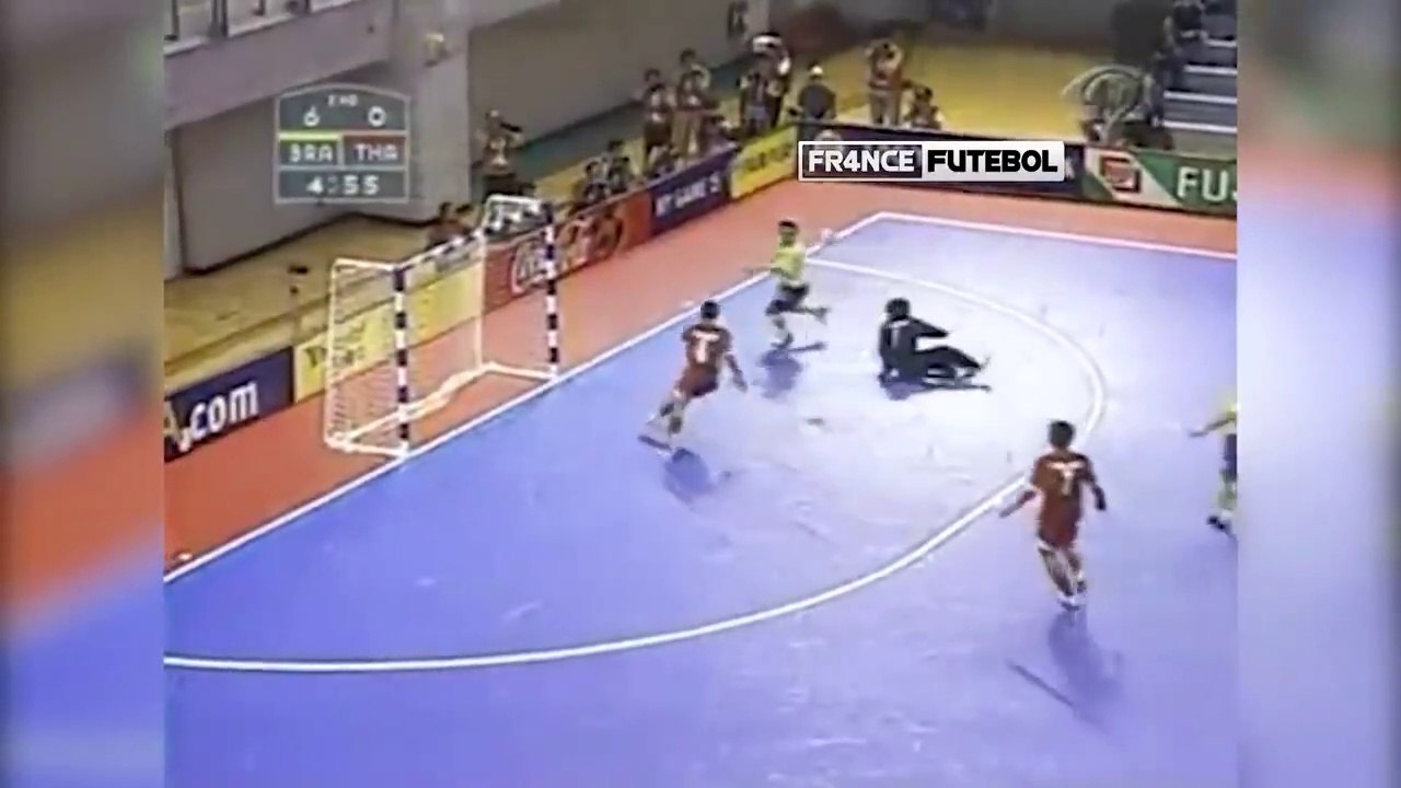 8 MINUTES OF INSANE GOALS (ALMOST IMPOSSIBLE) - FALCÃO 12, NEYMAR AND OTHERS