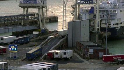 LKW-Chaos in Dover, 1.000 Soldaten im Einsatz, Warschau schickt Hilfe