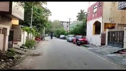 ஆர்வமாக செல்போன் பேசிய நபர்.. சட்டென நடந்த விபரீதம்.. சென்னையில் பதிவான பரபரப்பு சிசிடிவி காட்சி