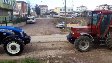 New Holland  TD 90 ile Tümosan  8075 Traktör Çekişmesi