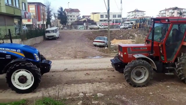 New Holland TD 90 ile Tümosan 8075 Traktör Çekişmesi