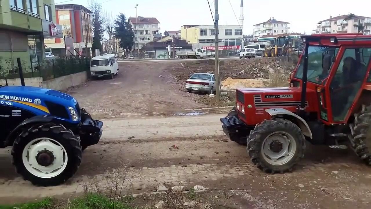 New Holland  TD 90 ile Tümosan  8075 Traktör Çekişmesi