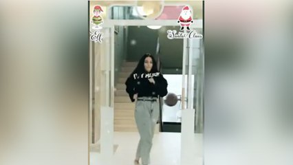 Sonakshi Sinha ने Christmas पर खास अंदाज में किया Dance; VIRAL VIDEO | Boldsky