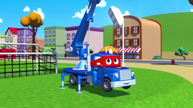 Carl le Camion Transformer et le Camion Escaladeur à Car City | Dessin animé pour enfants