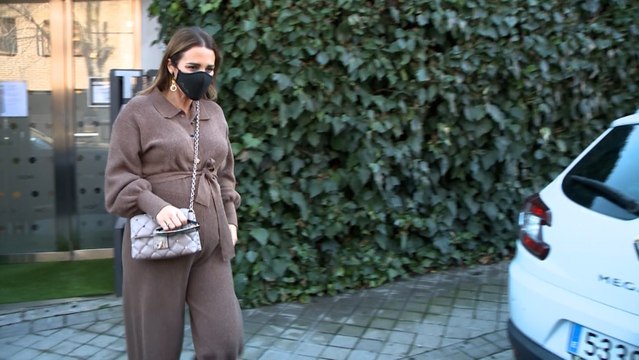 Paula Echevarría presume de barriguita tras rumores de embarazo de Yana Olina