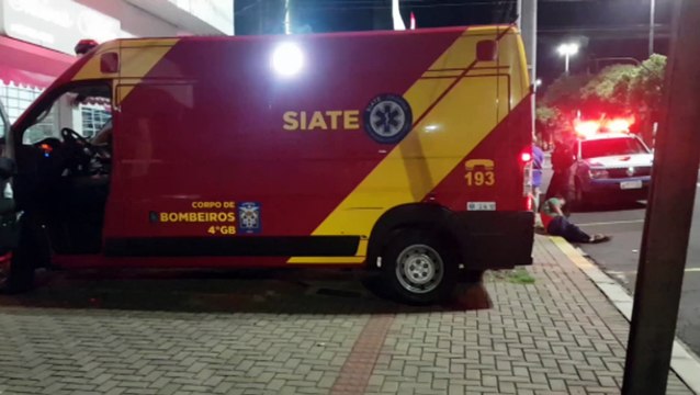 Socorristas do Siate são chamados para atender homem caído na rua