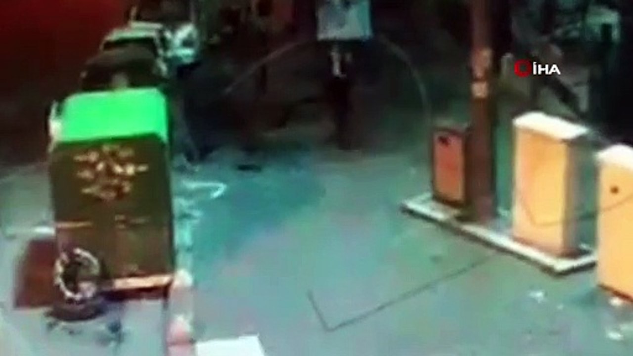 İstanbul’da kundakçı dehşeti kamerada