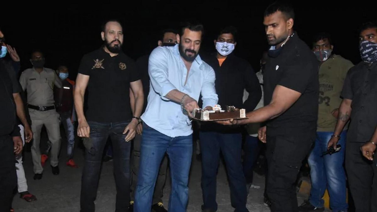 Salman Khan celebrates birthday at Panvel farmhouse