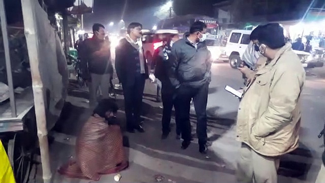 उपजिलाधिकारी व पुलिस क्षेत्राधिकारी के साथ तहसील अमला रात में निकला सड़को पर