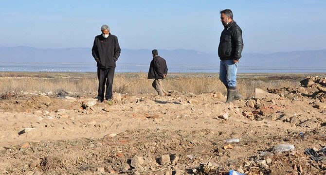Doğa cenneti Marmara Gölü’ne hafriyat ve moloz döktüler