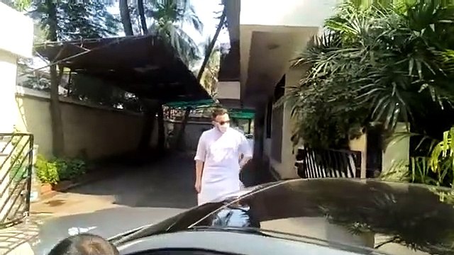 Kareena Kapoor Khan, Saif Ali Khan, Taimur opt for white & green ethnic wear for Christmas lunch