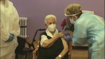 Araceli, de 96 años, la primera persona vacunada contra la Covid-19 en España