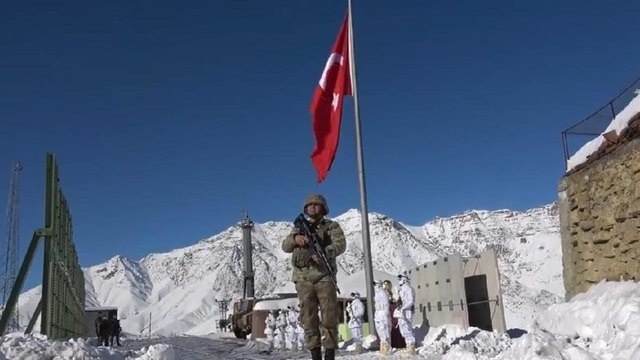 Mehmetçik 2 bin 100 rakımdan seslendi: Gözünüz arkada kalmasın