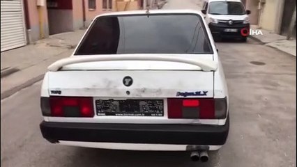 Kendi araçlarına takmak için başka arabanın kapısını ve farını çaldılar