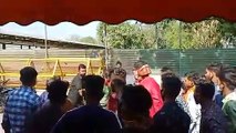 महाकाल मंदिर के बाहर QRT टीम की महिला कर्मचारी की दबंगई, महिला को पीटा, वीडियो वायरल