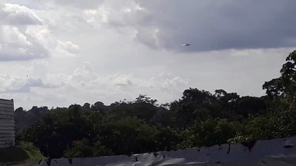 Embraer 195 PR-AUF on final approach before to land in Manaus coming from Tefé