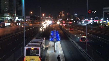 İstanbul’da sokağa çıkma kısıtlaması sona erdi, yollarda hareketlilik başladı