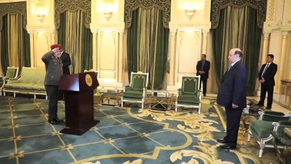 يمنيون يثمنون تشكيل الحكومة الجديدة وينتقدون أداءها اليمين الدستورية خارج اليمن
