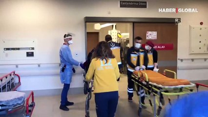 Eşini darp edip bıçakladı 