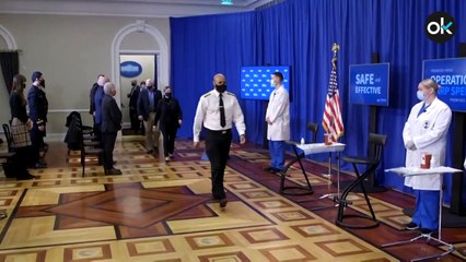 Trump da marcha atrás y firma plan de ayuda económica contra Covid