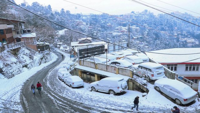 Himachal, Uttarakhand witness chilling snowfall
