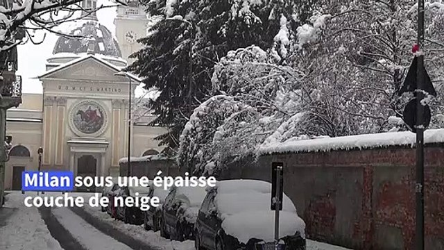 Une épaisse couche de neige recouvre Milan