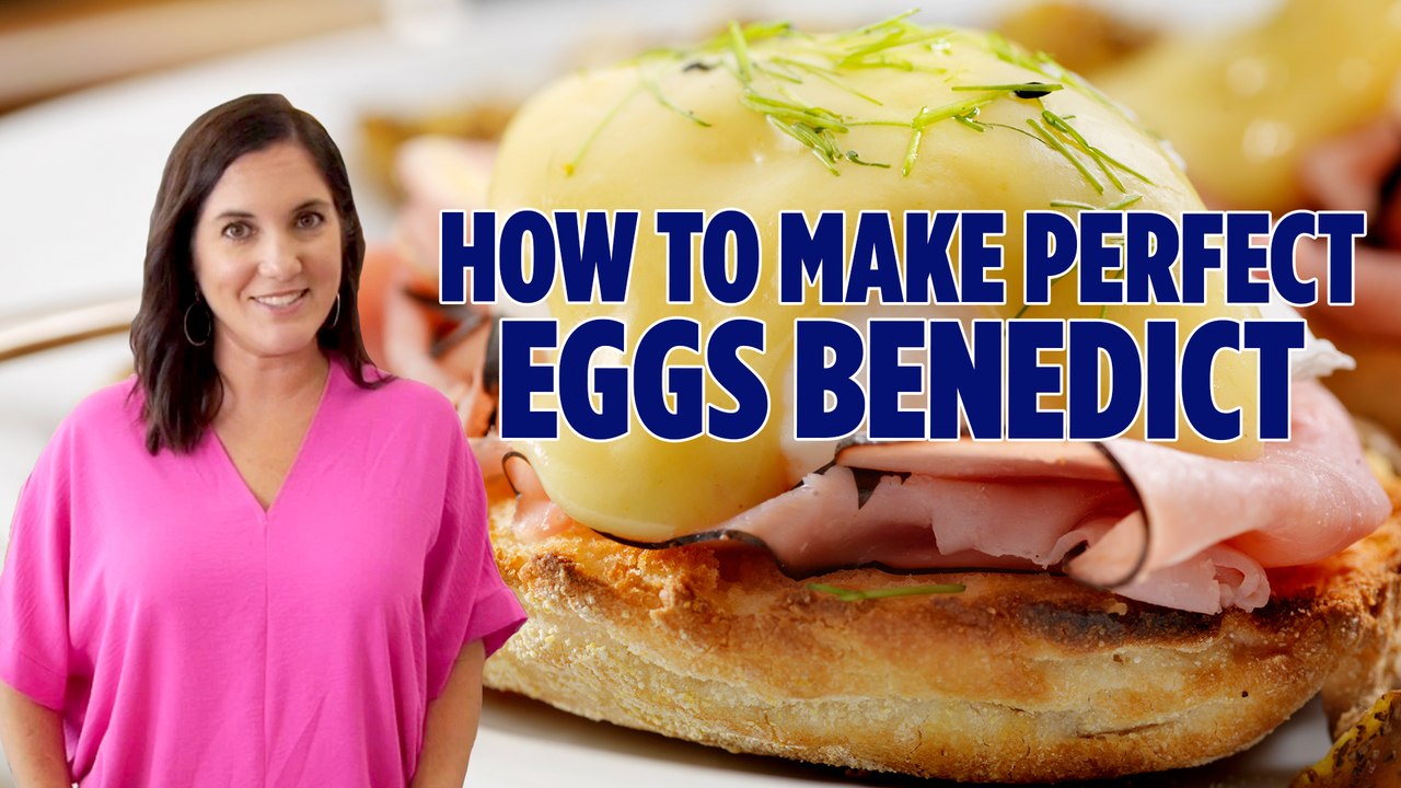 How To Poach an Egg and Make Perfect Eggs Bened...