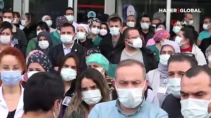 Koronavirüsten ölen doktor, gözyaşları arasında toprağa verildi
