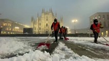 Espectacular nevada frente al Duomo de Milán