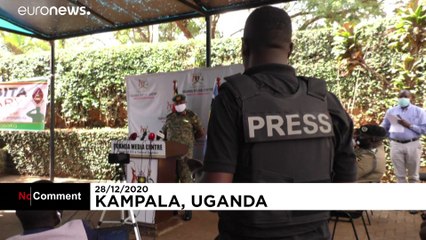 شاهد: صحفيون أوغنديون يغادرون مؤتمرا صحفيا حول الأمن احتجاجًا على العنف المتزايد ضدهم