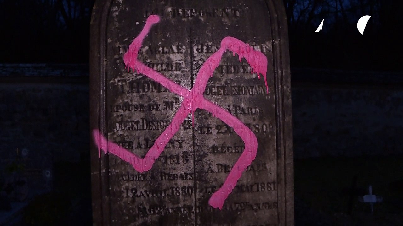 Hakenkreuze auf Grabsteinen: Friedhof in Frankreich geschändet
